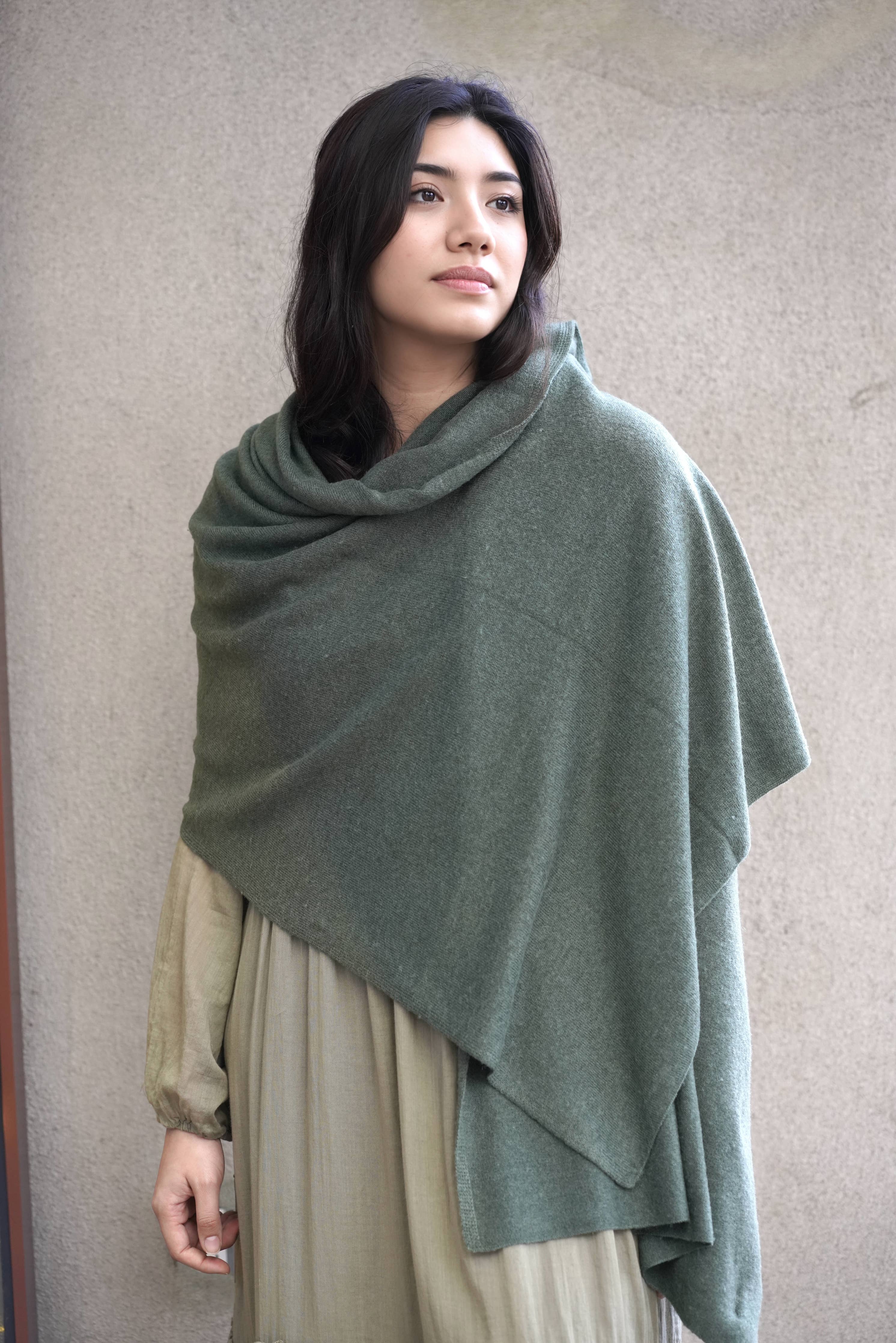 Dolma - Cashmere Scarf/Wrap Seaweed