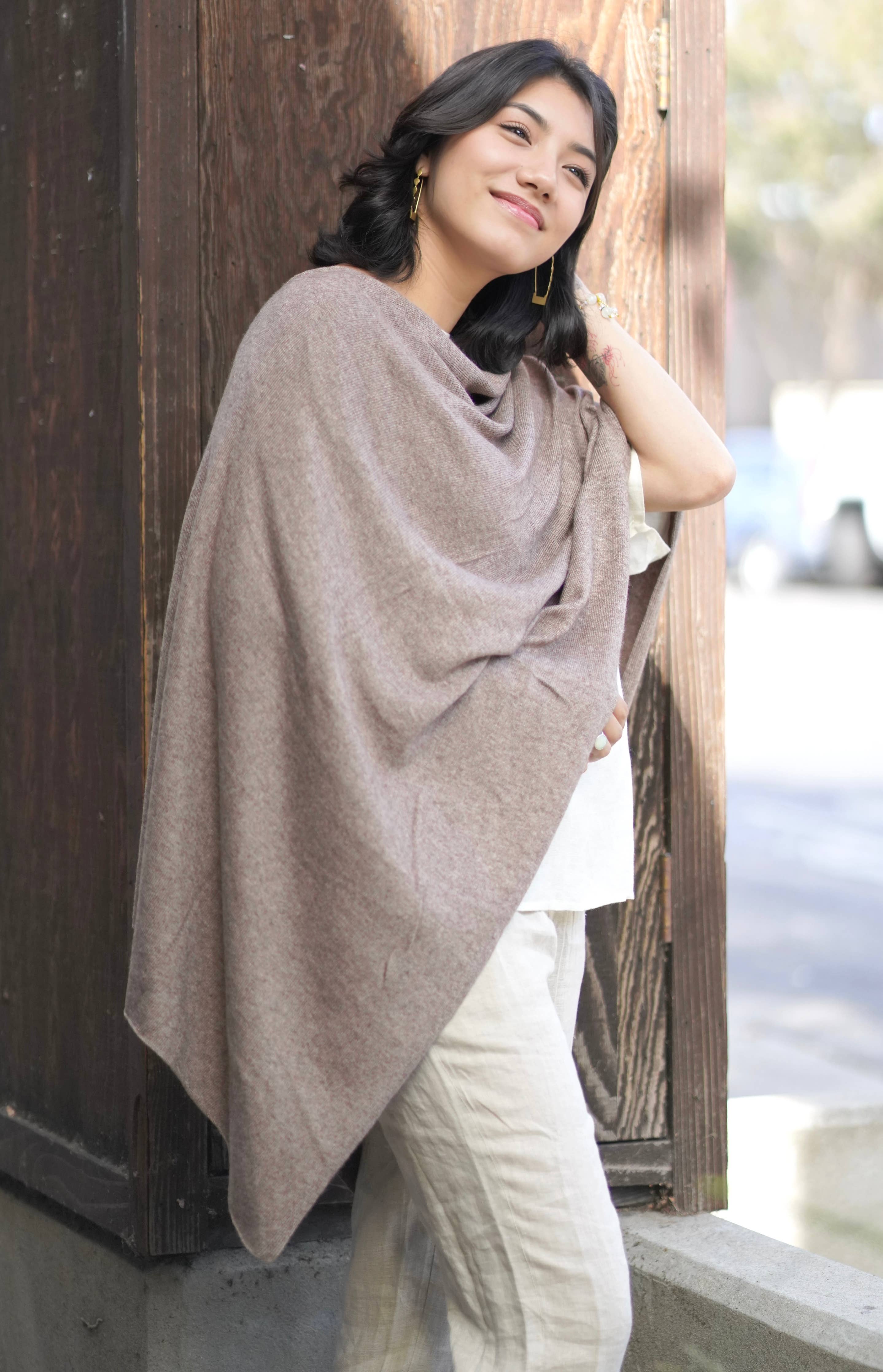 Dolma - Cashmere Poncho Mocha 