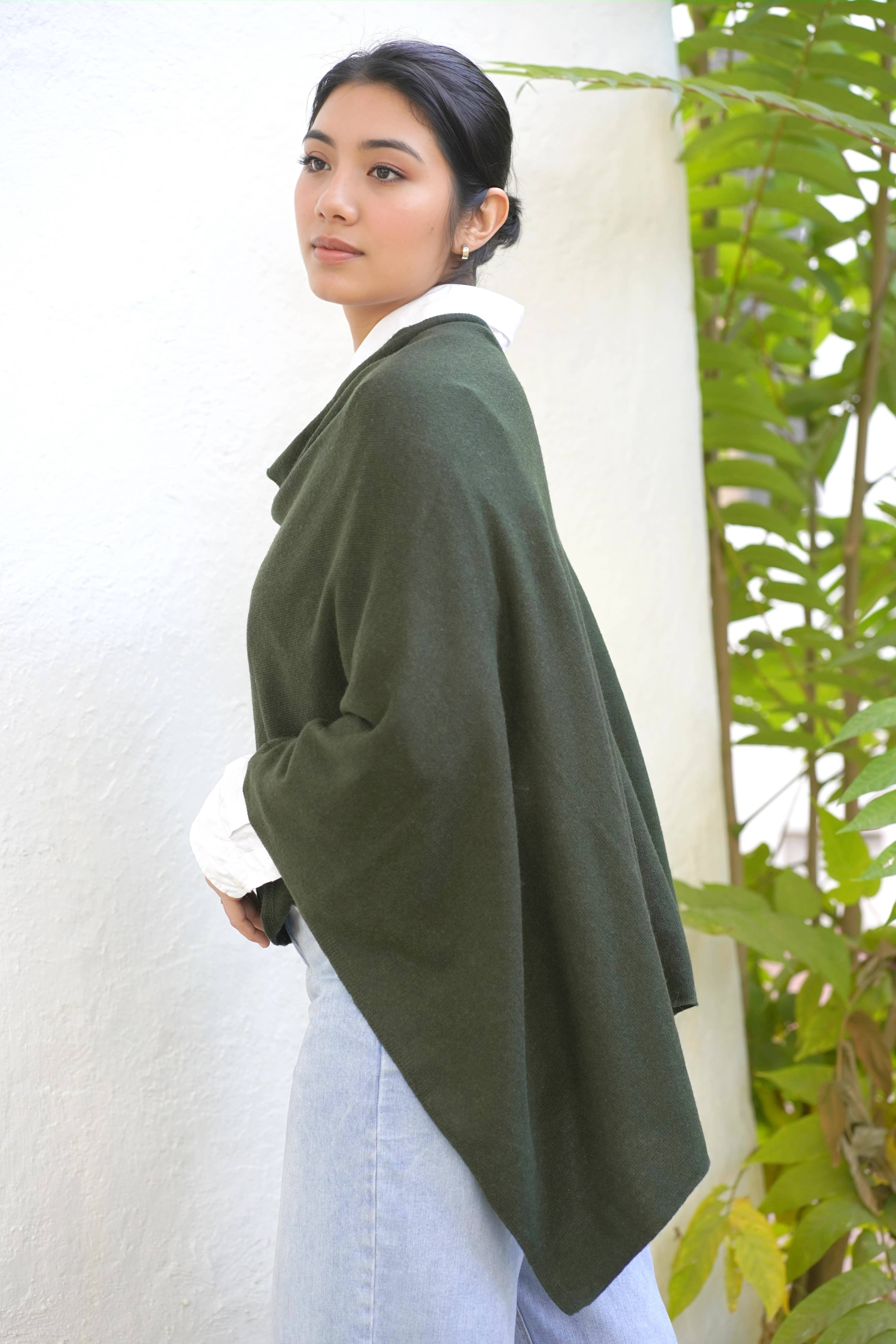 Dolma - Cashmere Poncho Seaweed 