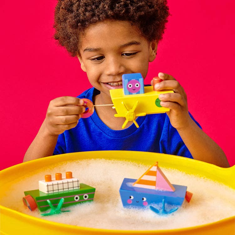 Kikkerland Design Inc - Wind-up Boat