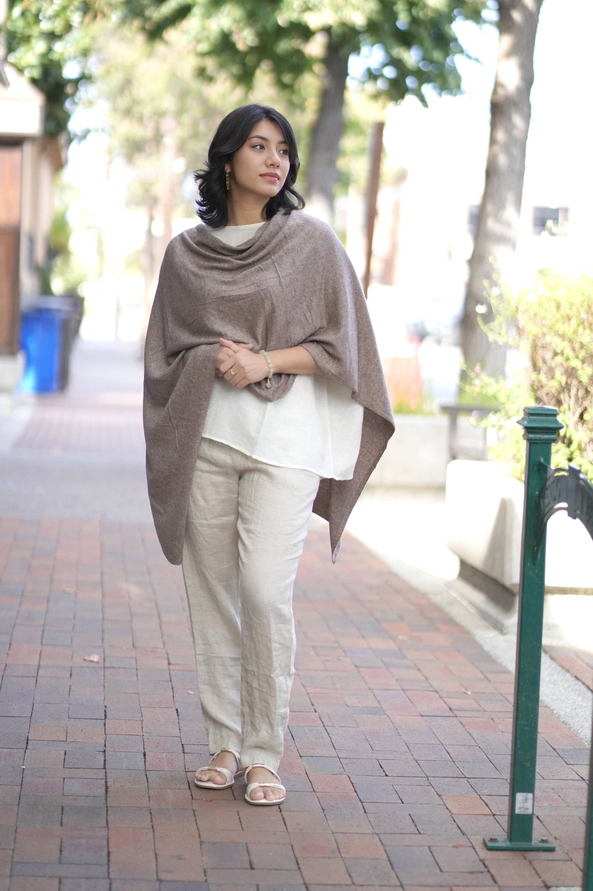 Dolma - Cashmere Poncho Mocha 
