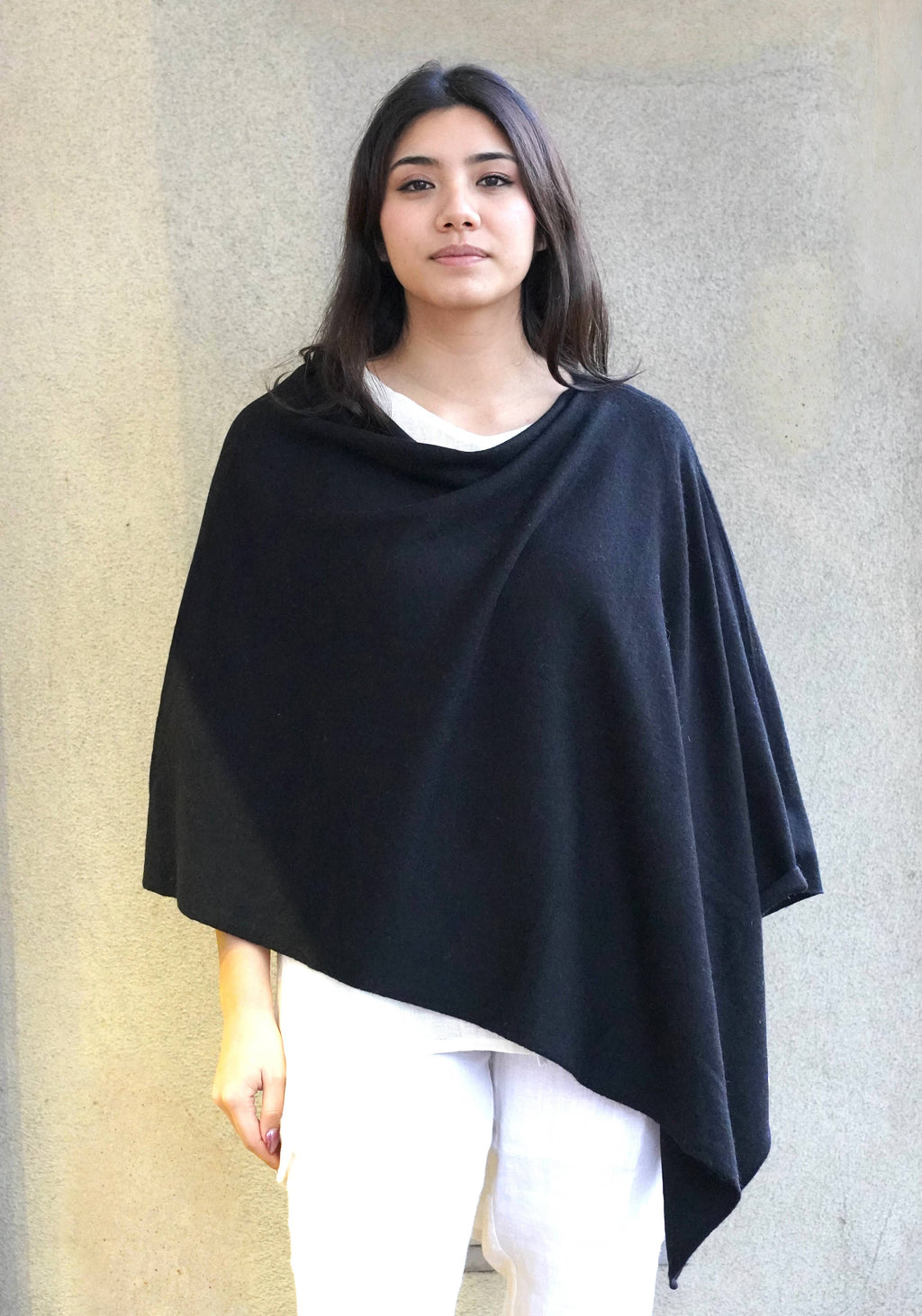 Dolma - Cashmere Poncho Black