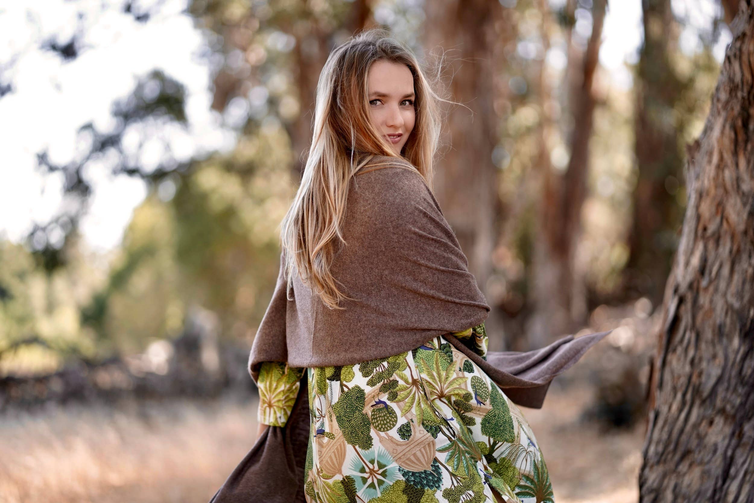 Dolma - Cashmere Scarf/ Wrap Mocha