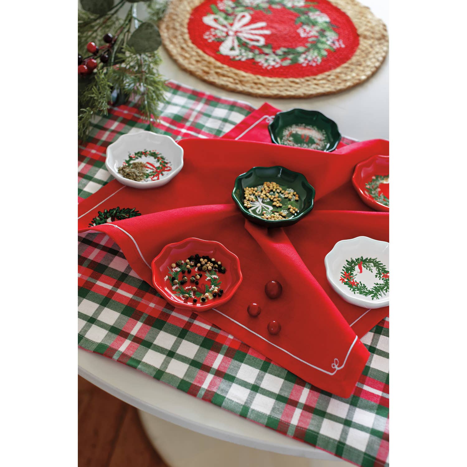 Now Designs by Danica - Wreaths Shaped Christmas Pinch Bowls