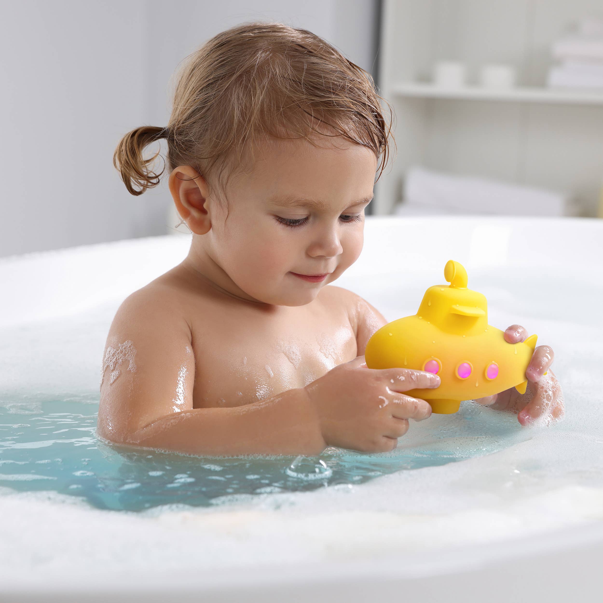 Fred & Friends - Tub Sub - Light Up Bath and Pool Toy