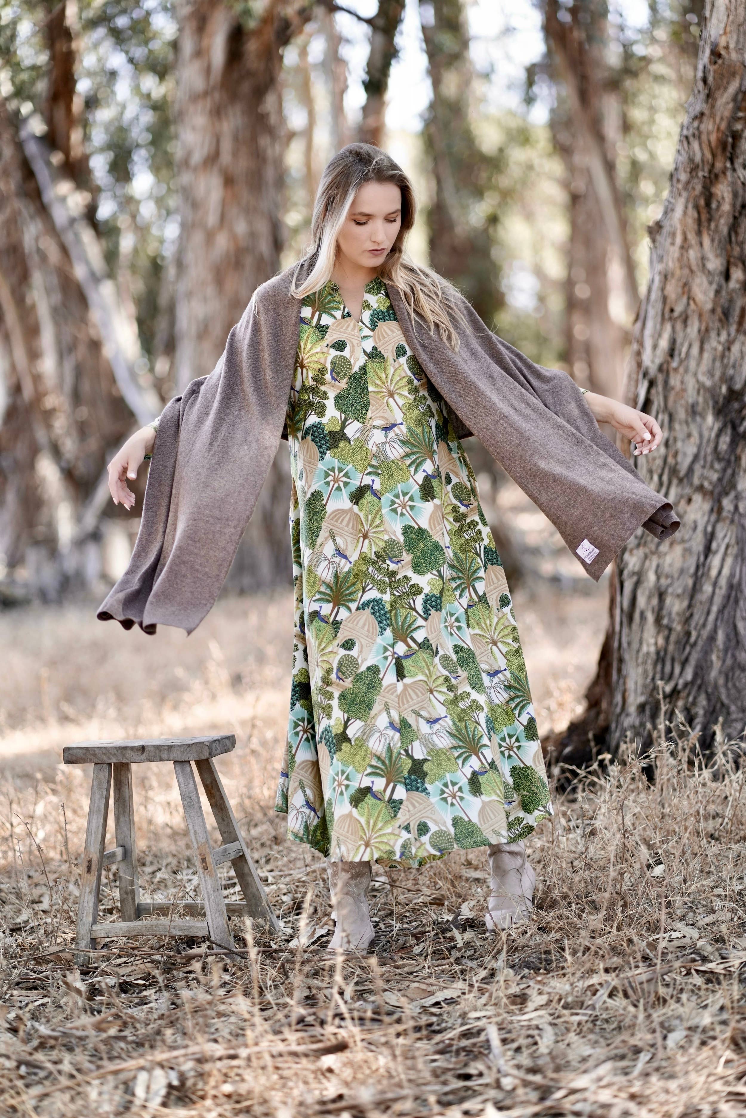 Dolma - Cashmere Scarf/ Wrap Mocha