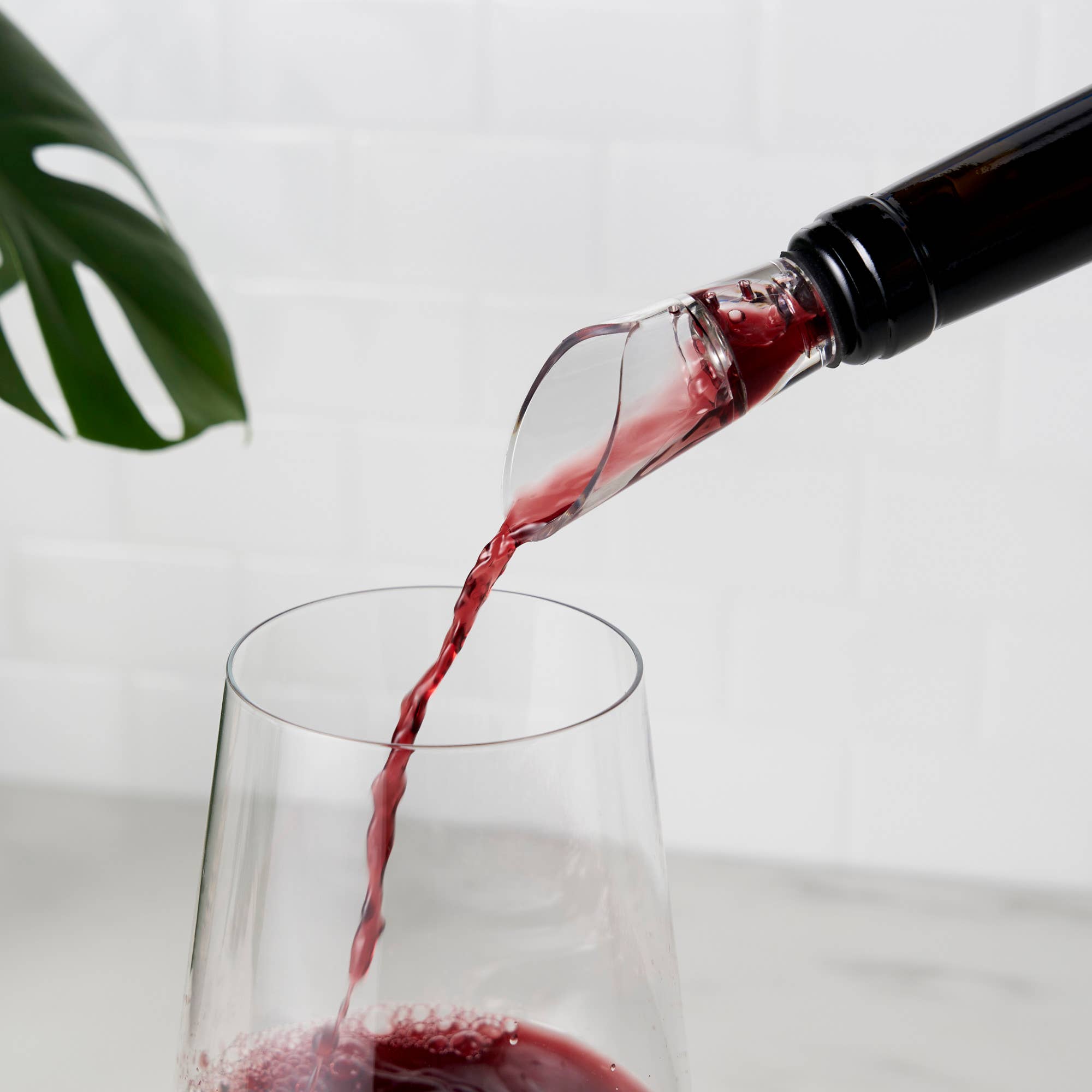 TRUE - Aerial Acrylic and Rubber Aerating Wine Bottle Pour Spout