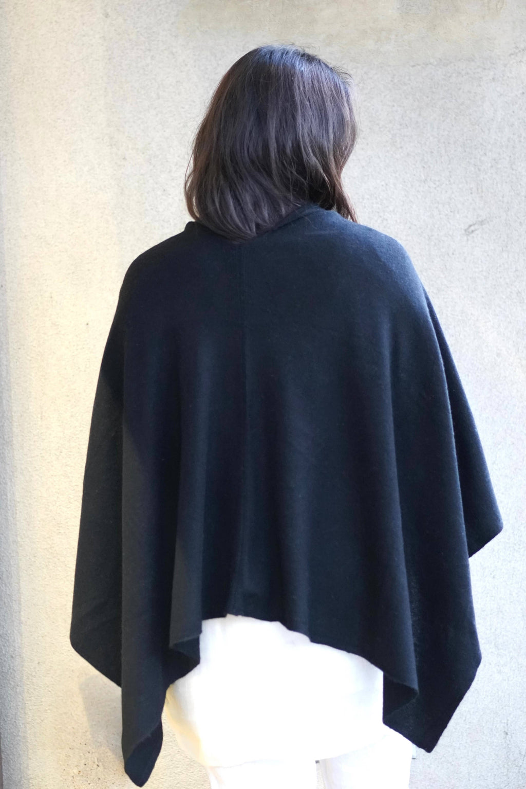 Dolma - Cashmere Poncho Black